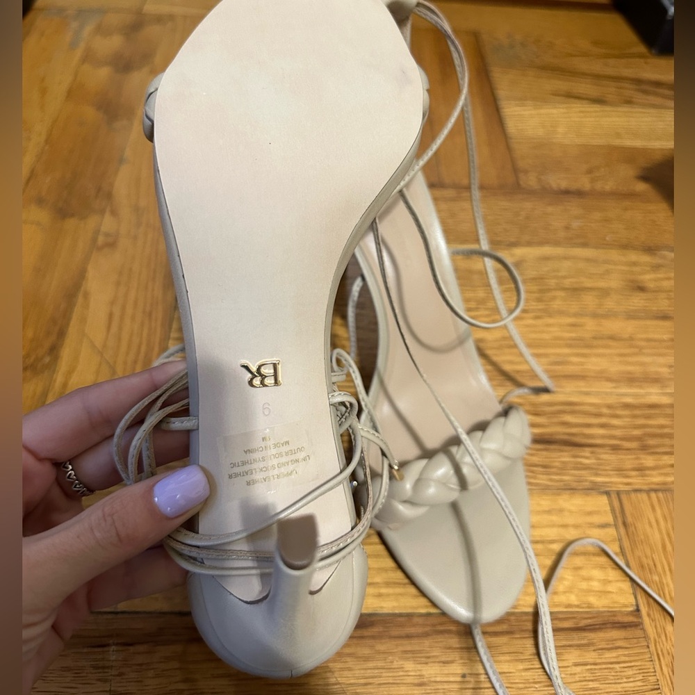 Treccia leather heels | Banana Republic - Picture 4 of 9